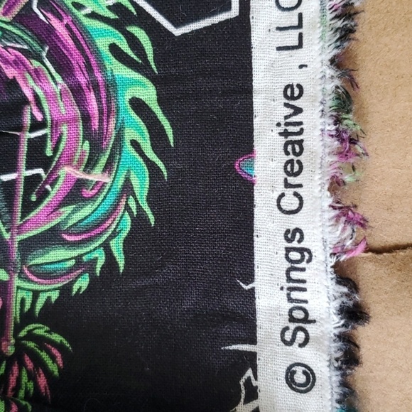 Disney Villians URSULA FABRIC 46 X 44  RARE with Neon Colors - Picture 7 of 7